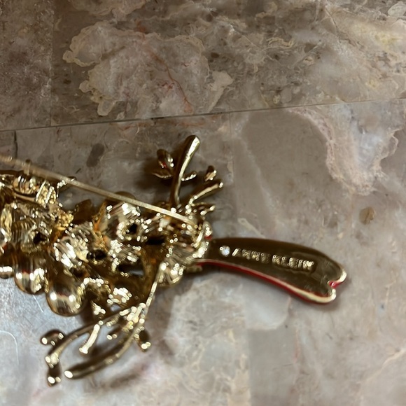 ANNE KLEIN CARDINAL PIN BEAUTIFUL RED AND GOLD - Picture 2 of 2
